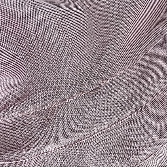 Pink halter bodycon dress with tiered hem - Picture 11 of 11